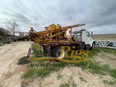 INTERNATIONAL 4700 Compact Drill