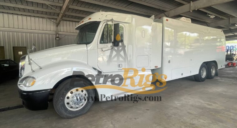 Freightliner Wireline Truck