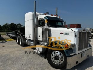 Peterbilt Winch Truck