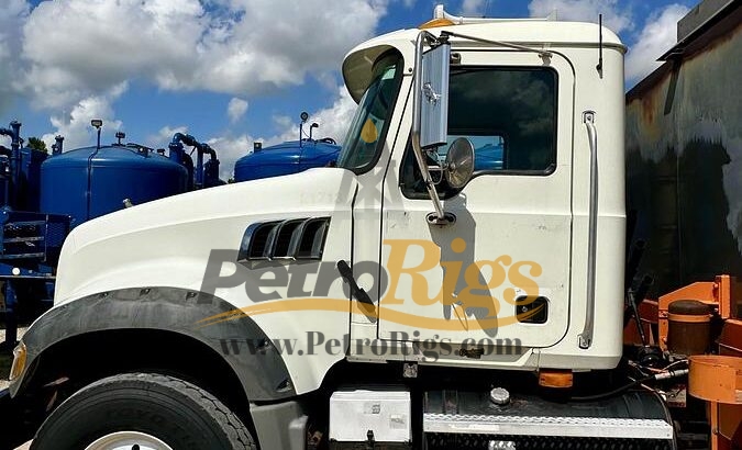 MACK Hot Oil Truck