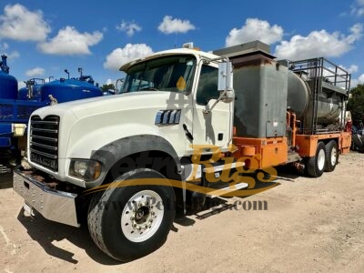MACK Hot Oil Truck